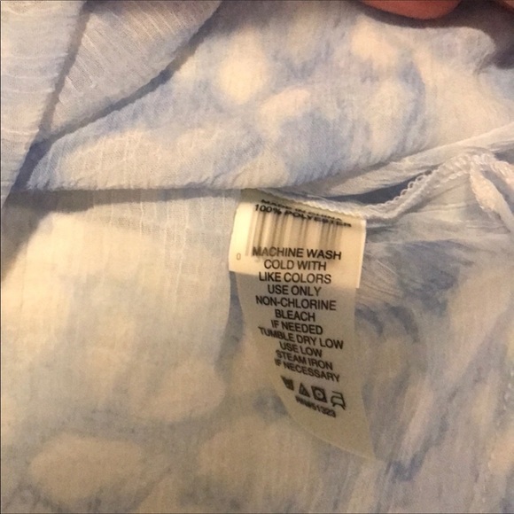 NWT Vince Camuto L sheer light blue/white blouse - Picture 9 of 10